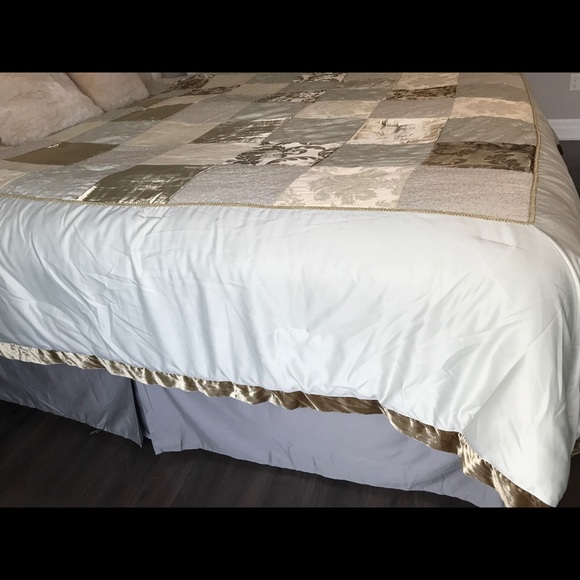 King comforter - Nicole Miller Designer - Picture 7 of 15